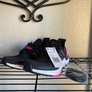 Adidas Ultraboost Winter RDY Women's Sz 7.5 Purple Berry Black White EG9803